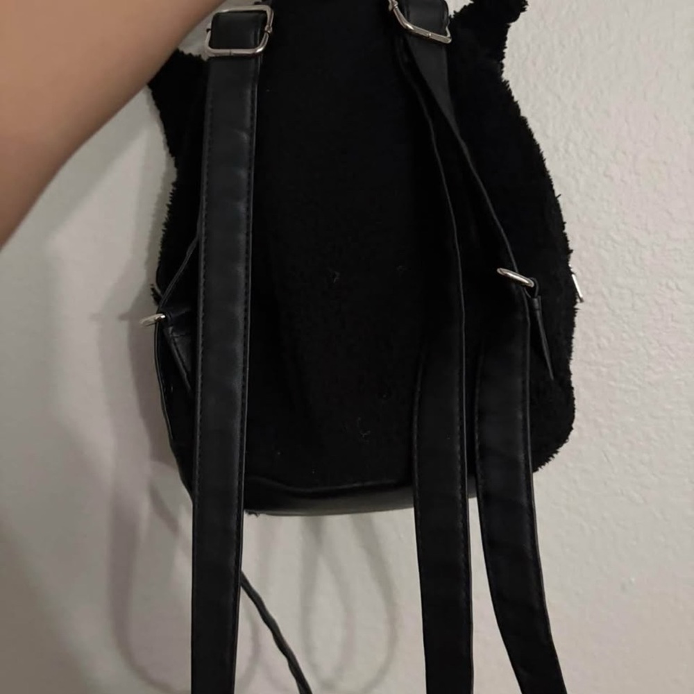 Hot Topic Exclusive Loungefly Sanrio Kuromi Plush Sherpa Mini Backpack🌸 - Picture 4 of 4
